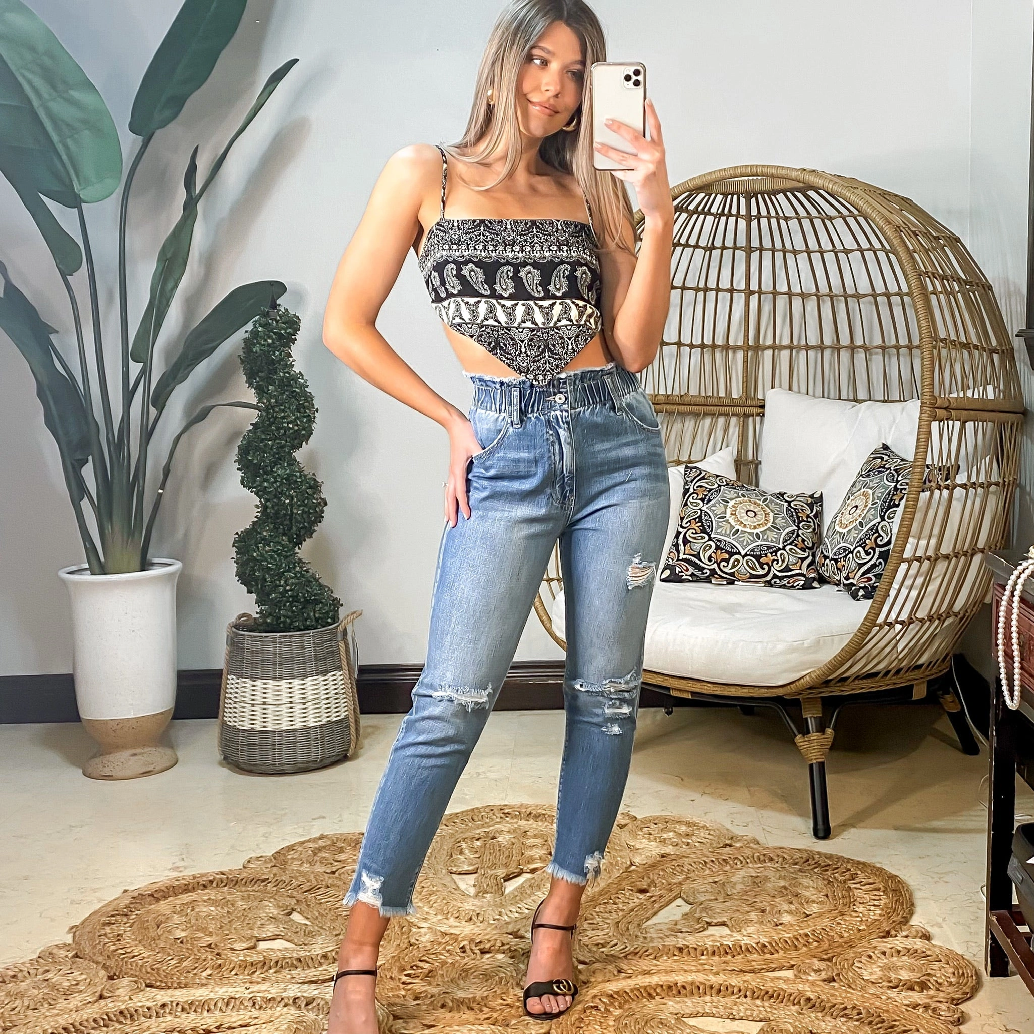 Zoe Jeans: L'amore in denim, stile italiano, un abbraccio di comfort e fascino, semplicemente irresistibile!